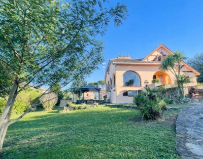 Villa Wanda in Tuscany by Zoom In Earth